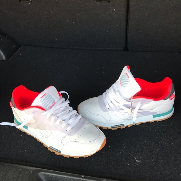 Jordan’s retros size 10 - Picture 3 of 3